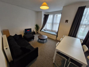 Lovely 3 bedroom serviced apartment in Leytonstone